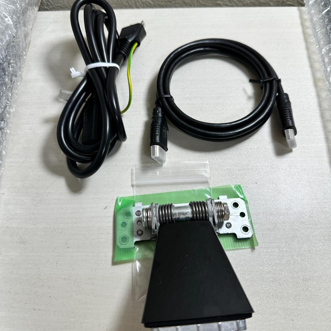 ASUS 31.5型 ゲーミングモニター