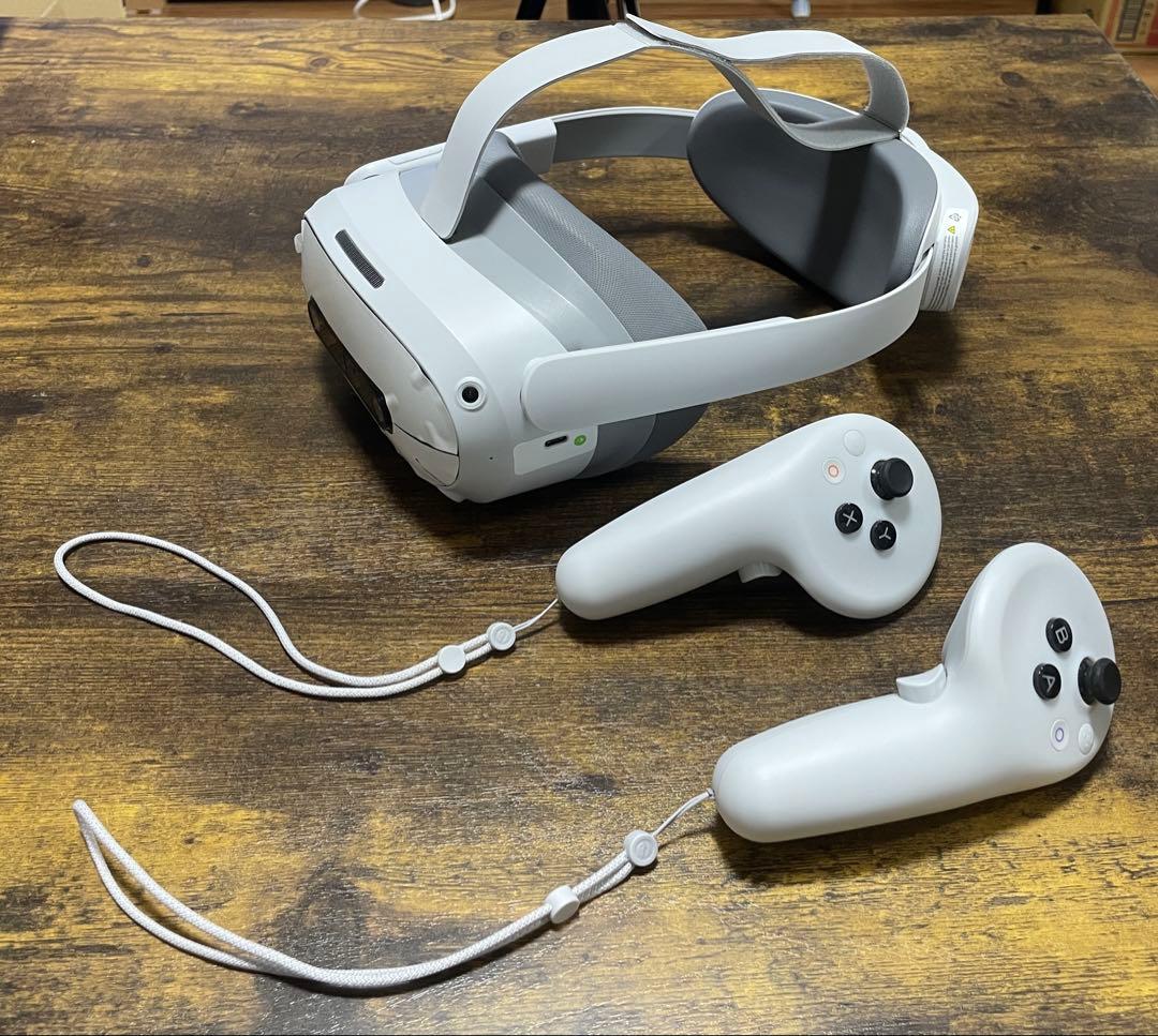 PICO4 Ultra VRヘッドセット ホワイト コントローラー付き