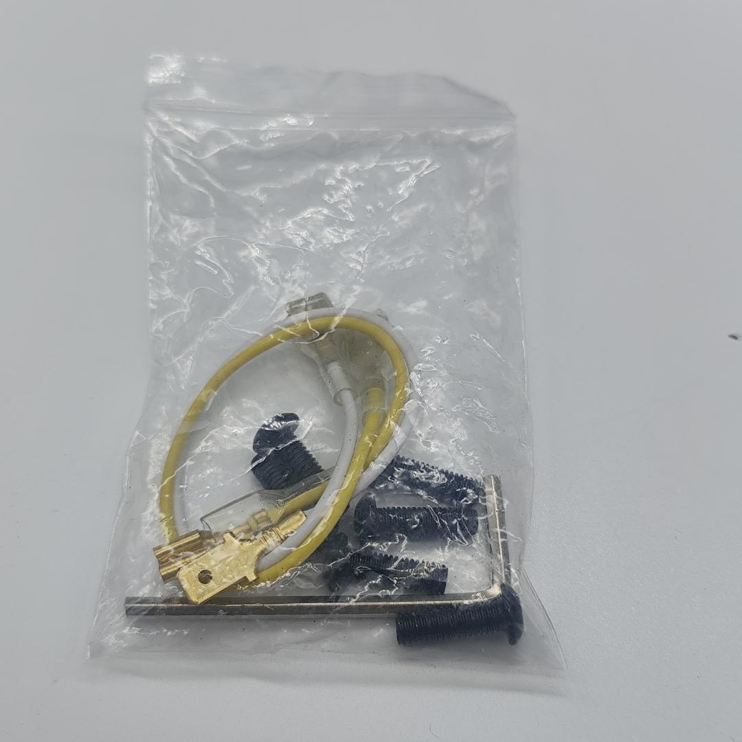 OMP オーエムピー スーパークアドロ ステアリング ハンドル 黒・黄色