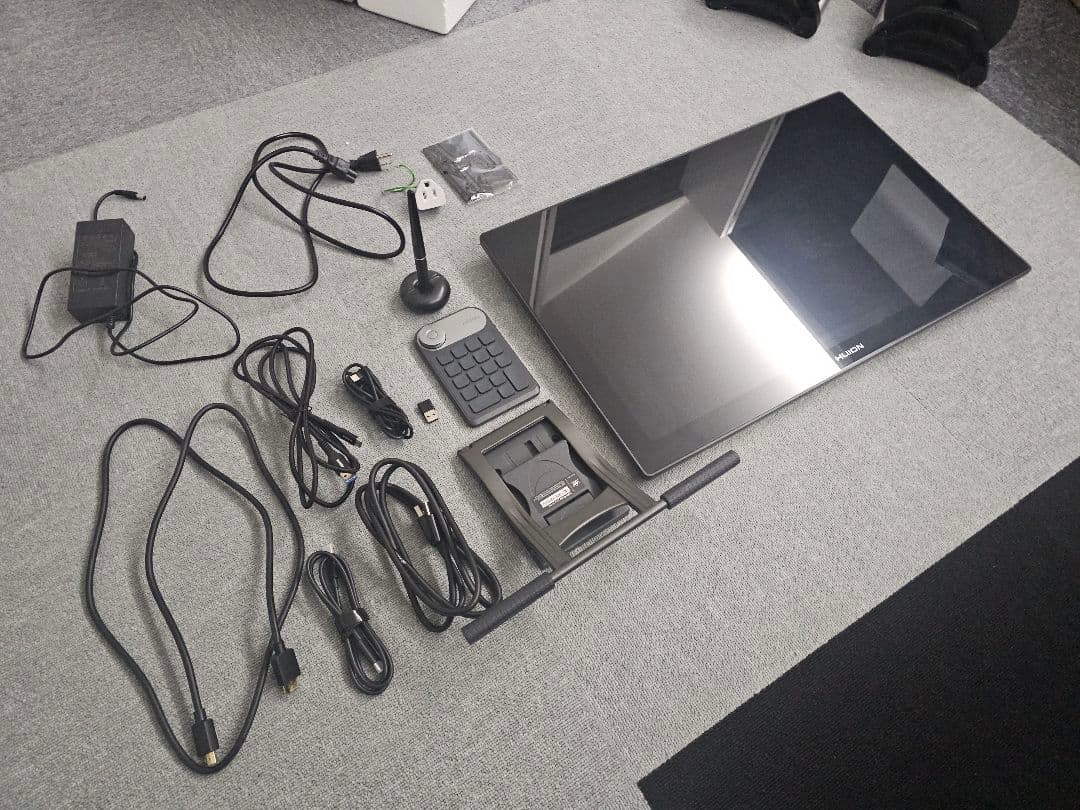 HUION KAMVAS Pro 24 (4K)フィルム・スタンド付き【液タブ】