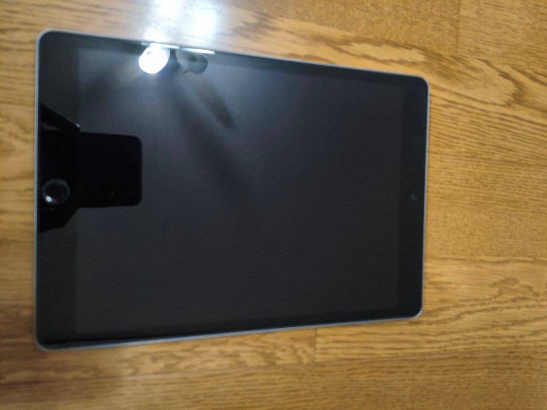 美品　Apple　iPad　9世代　64GB　WiFiモデル　ケース付き