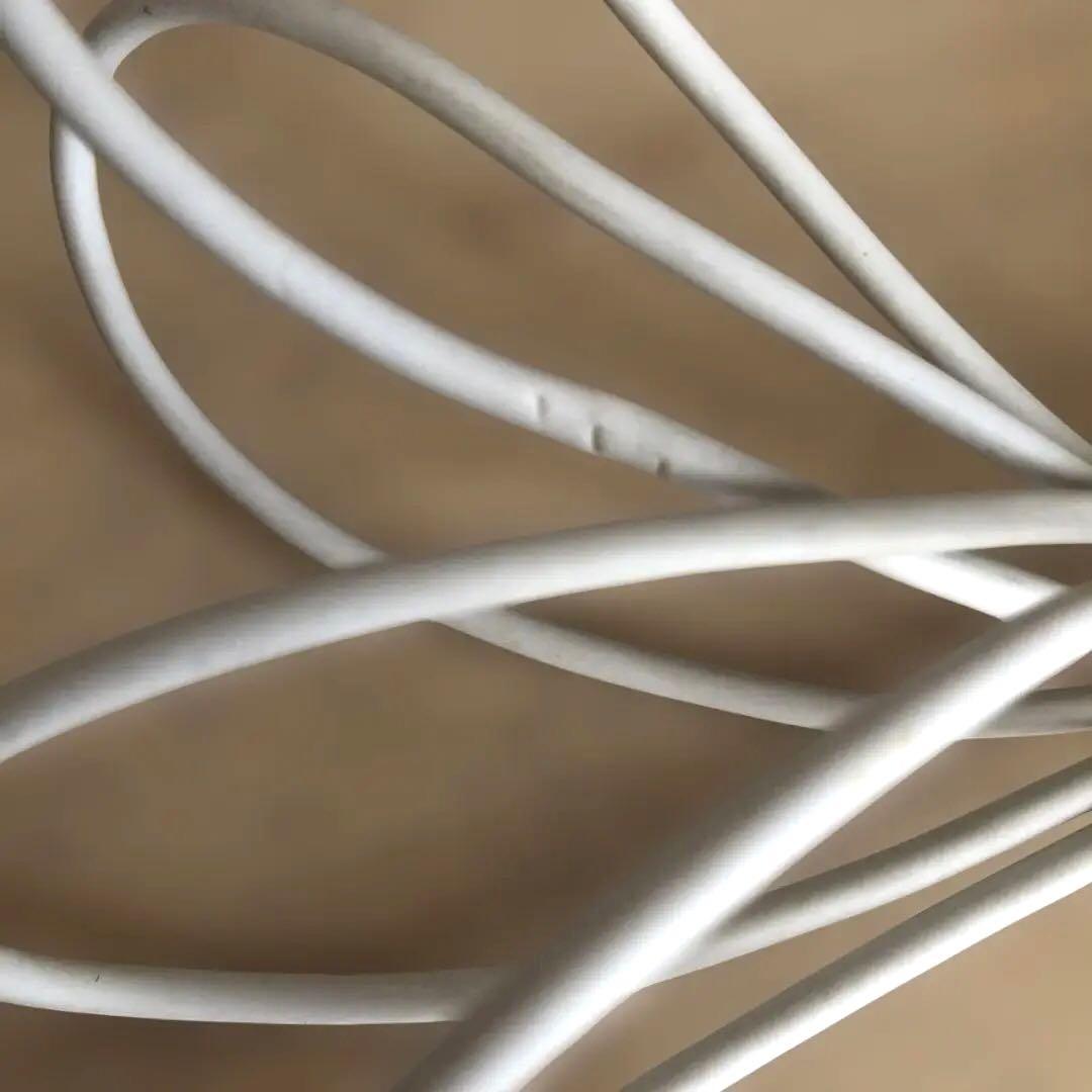 MacBook Air (13-inch, Early 2014) 充電機に傷有