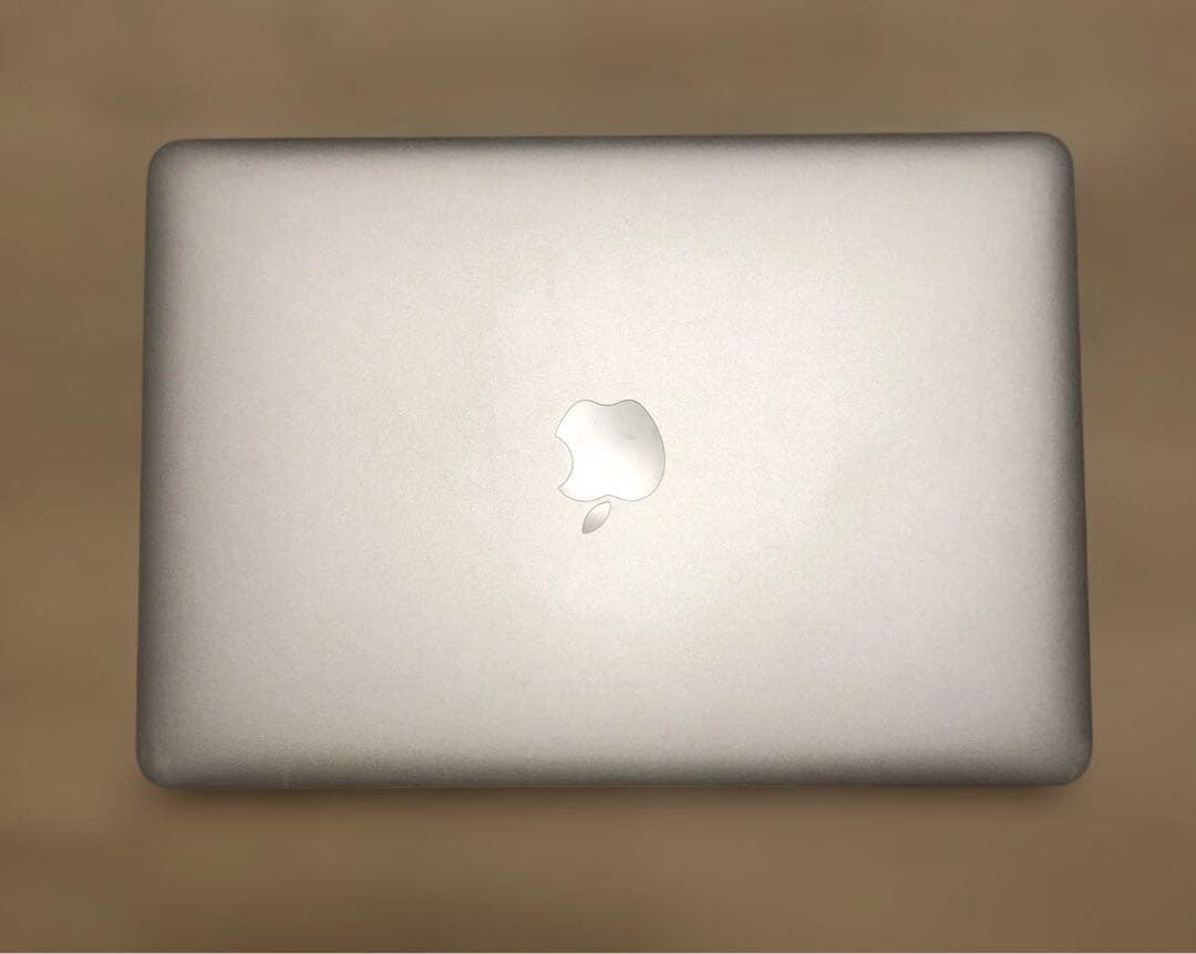 MacBook Air (13-inch, Early 2014) 充電機に傷有