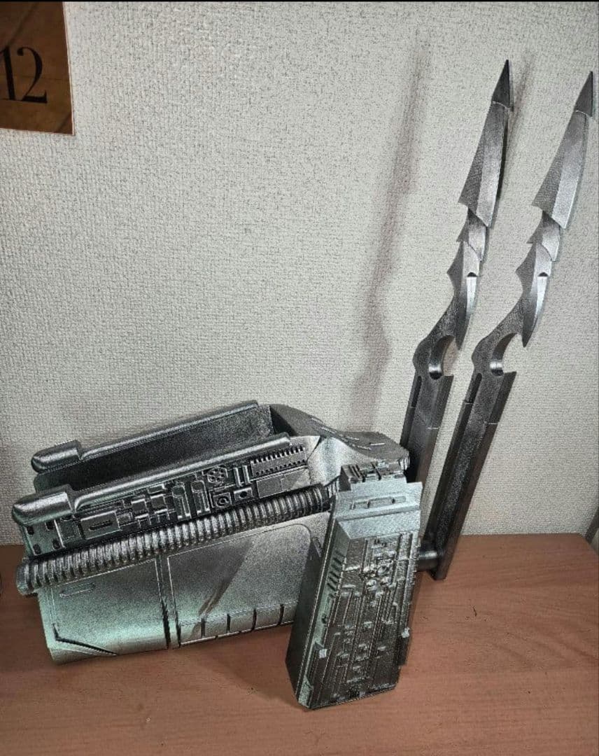 実物大　プレデター　　リストブレイドガントレット　レプリカ　エイリアン