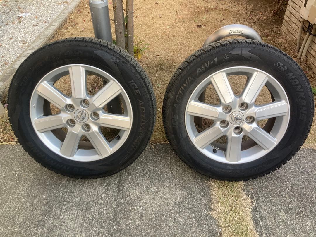 ノア NOAHヴォクシーVOXY 205/60R16 スタッドレス