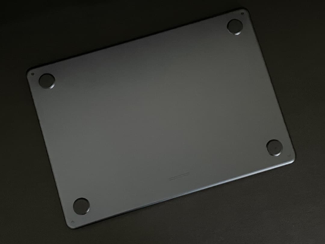 【動作良好】MacBook Air （M2, 2022）13.6㌅ 箱付