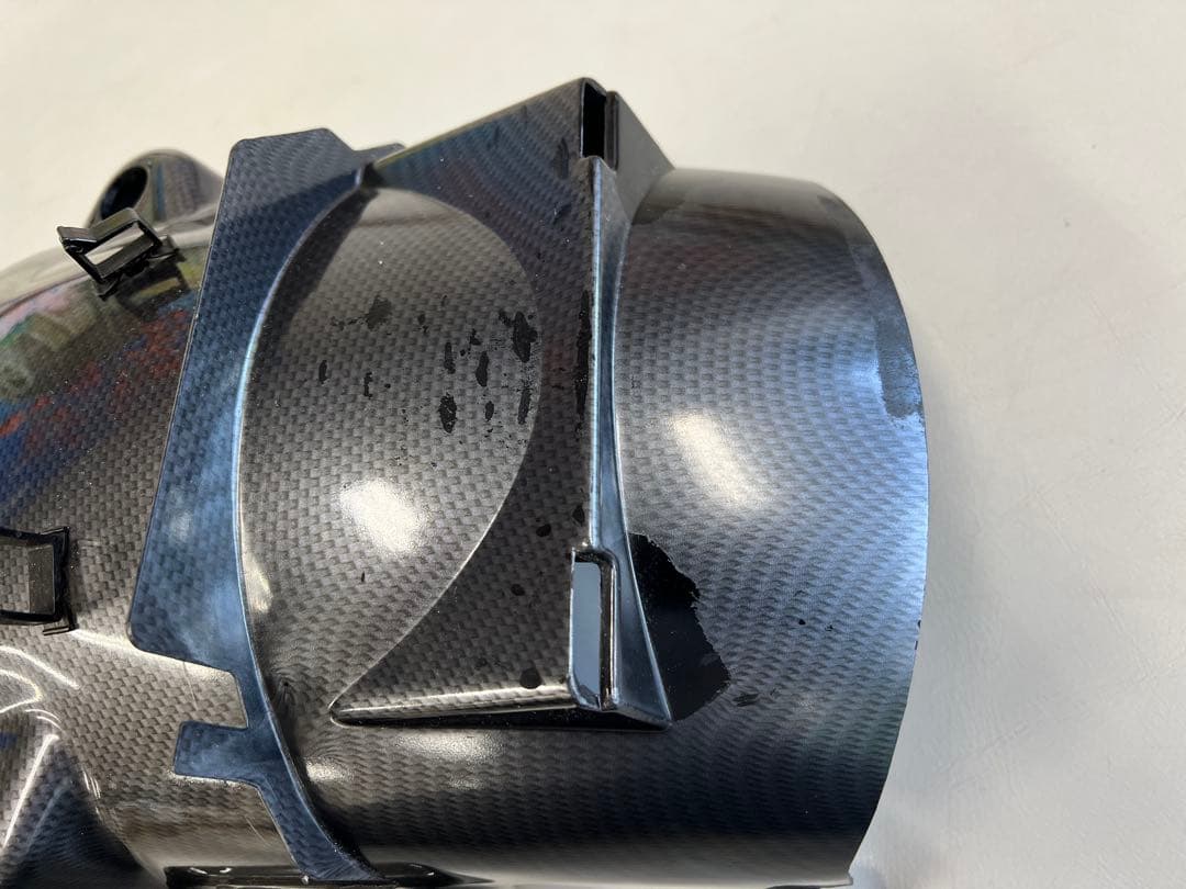 v max 純正カーボン調リアフェンダー