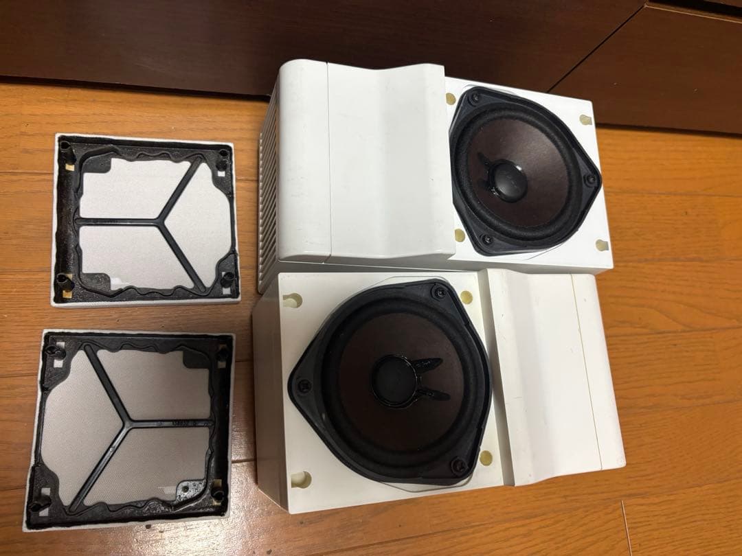 稀少　BOSE ボーズ 101ITスピーカー ホワイト 専用取付金具（天井吊）付