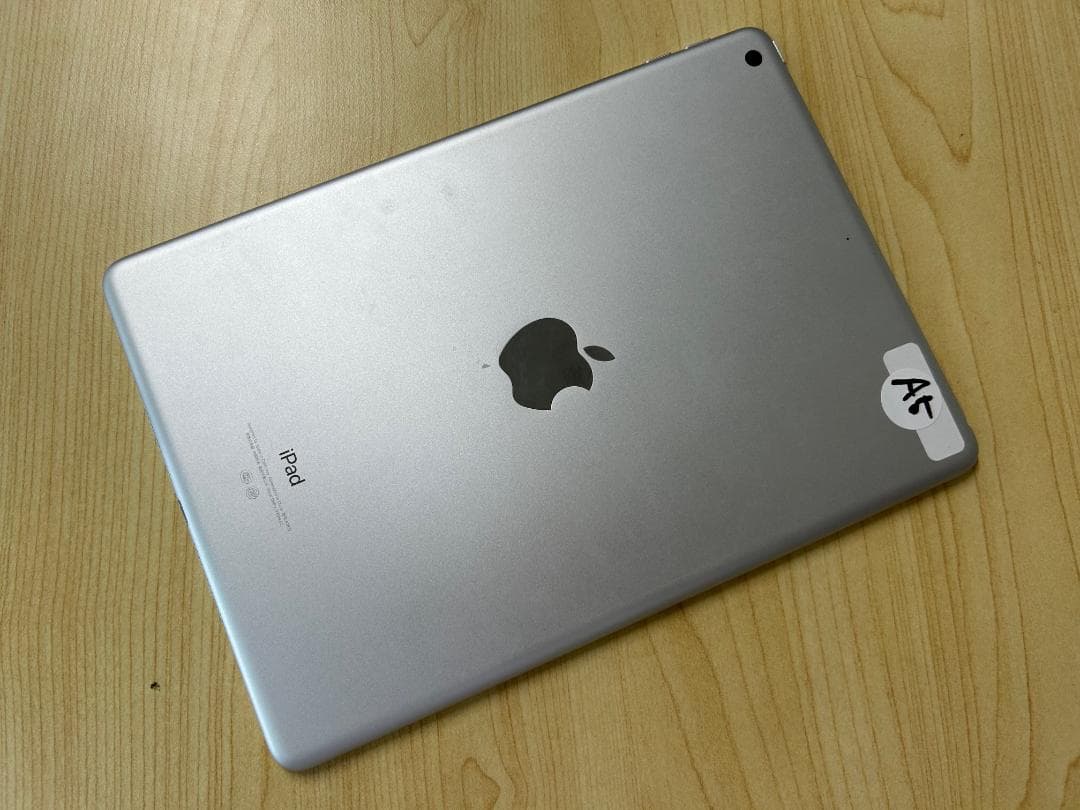 Apple iPad (第5世代) 32GB MP2G2CH/A (A5)