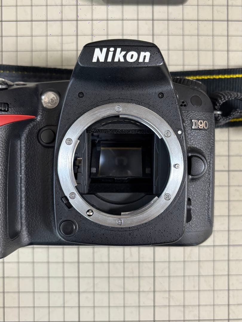 Nikon D90デジタル一眼レフカメラ ズームレンズ付き18-55mm