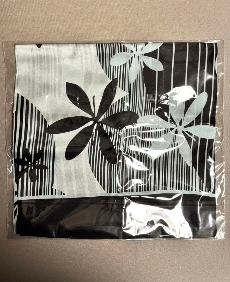 【希少品】ポーランド ポドカルパツキエ県 オリジナルスカーフ