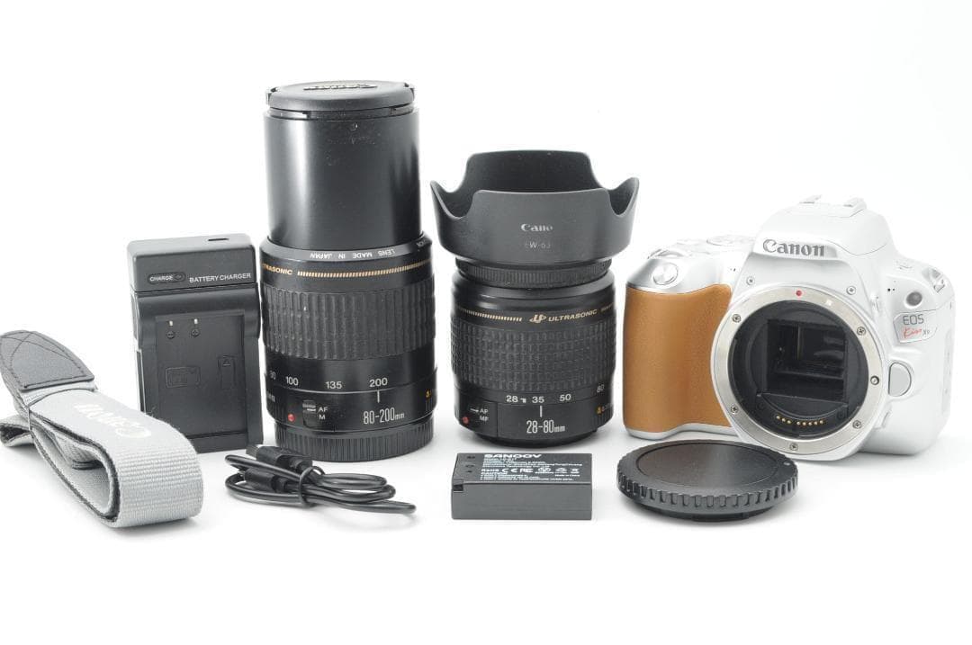 ☆新品級⑨☆秋SALE☆ Canon EOS Kiss x9 ダブルレンズ