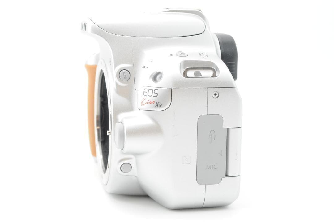 ☆新品級⑨☆秋SALE☆ Canon EOS Kiss x9 ダブルレンズ