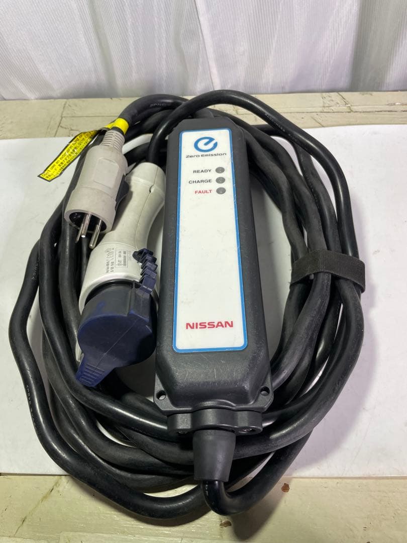 日産　リーフ　充電ケーブル　3NK0A