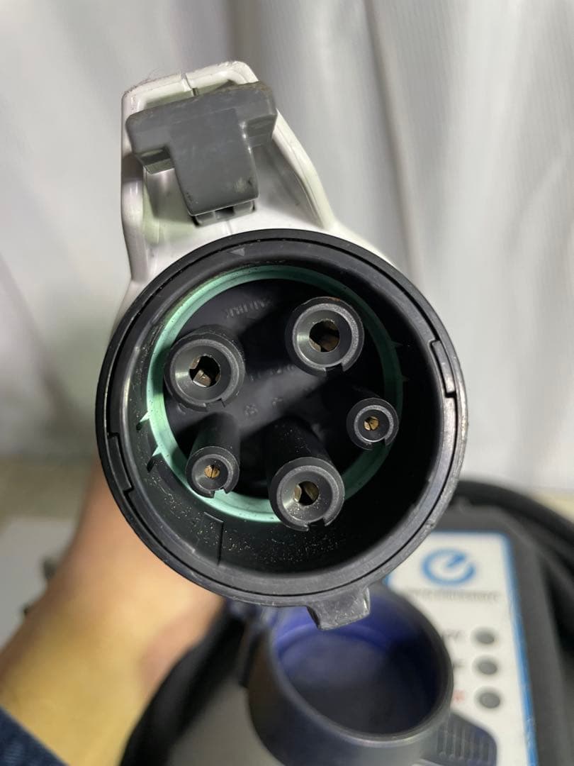 日産　リーフ　充電ケーブル　3NK0A