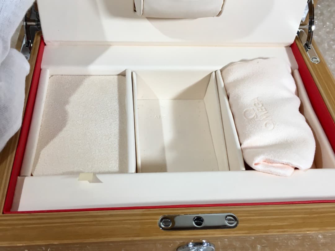 【純正】美品 OMEGA オメガ 時計ケース 空箱 BOX ジュエリー