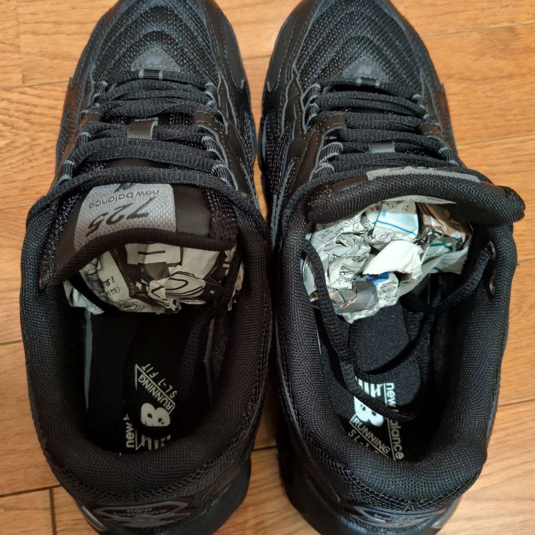 ニューバランス ML725 オールブラック　26.0センチ