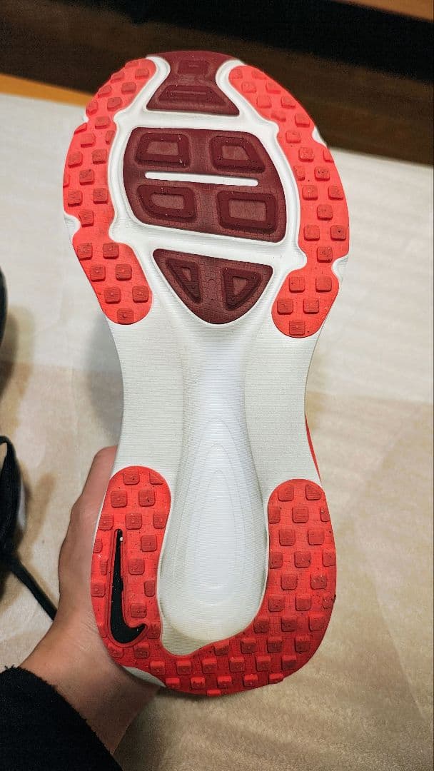 NIKE ランニングシューズ ボメロ18 26cm