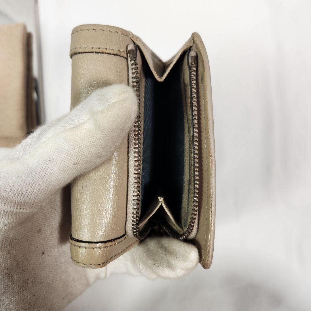 現行モデル　GUCCI マーモント バンブー 三つ折り財布 グレージュ 金具