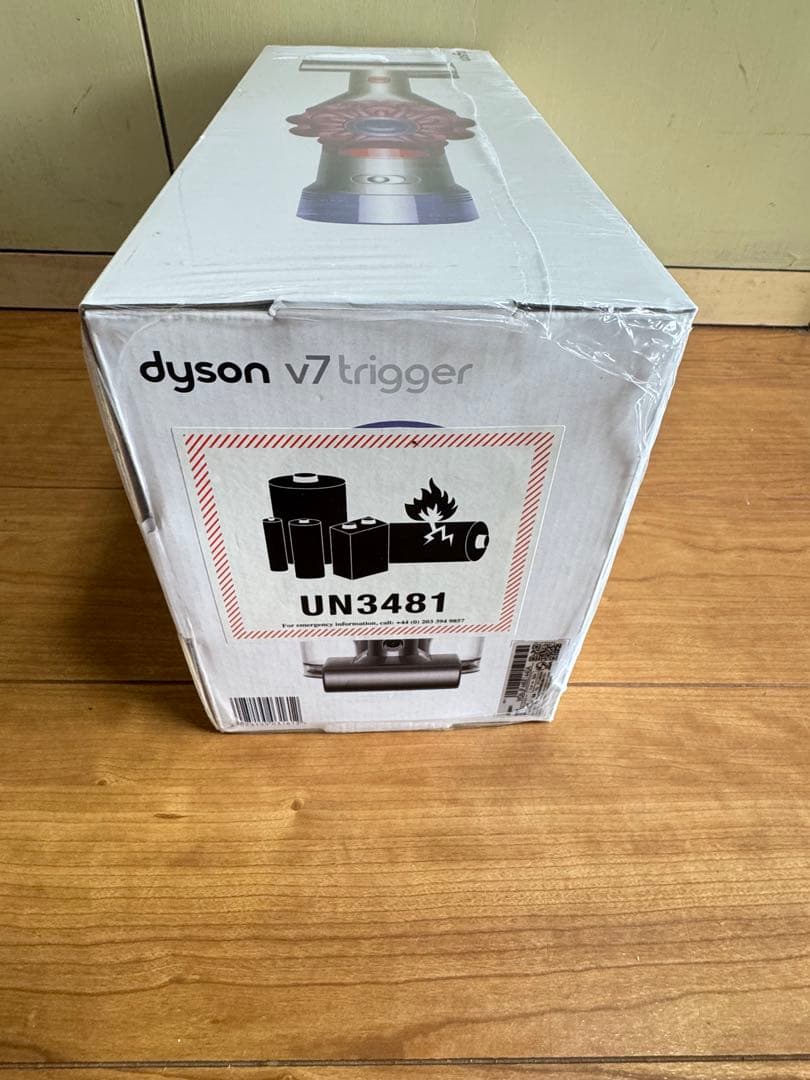 dyson v7 trigger ハンディ掃除機