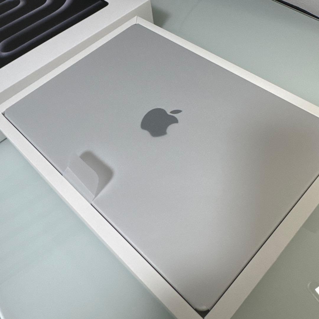 超美品 MacBookPro(M4) 16GB 512GB