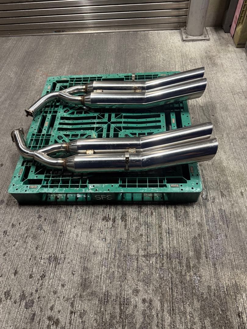 10セルシオ　直管マフラー