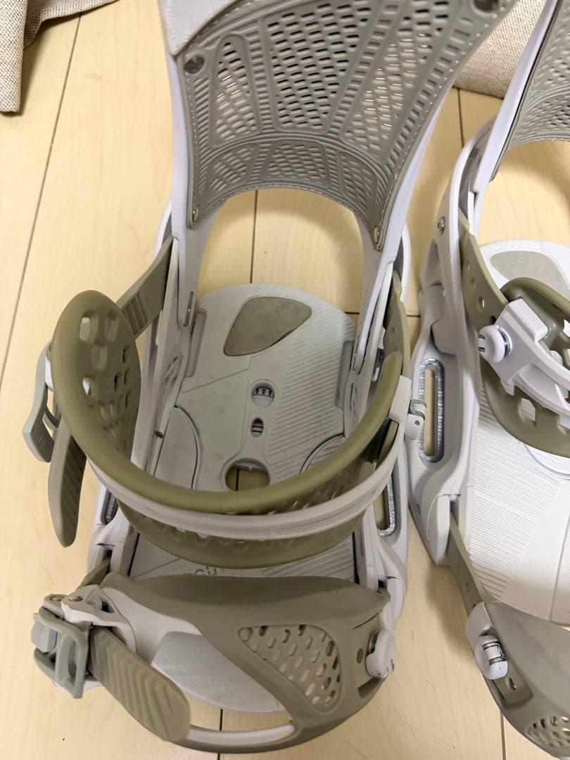 【廃盤品】BURTON MALAVITA EST ビンディング　Mサイズ