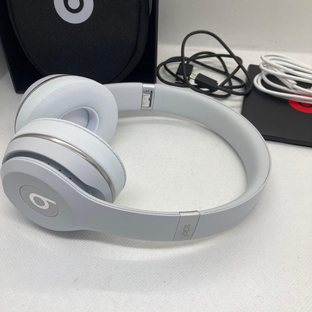 22)未使用beats solo3 wireless 特別版マットシルバー