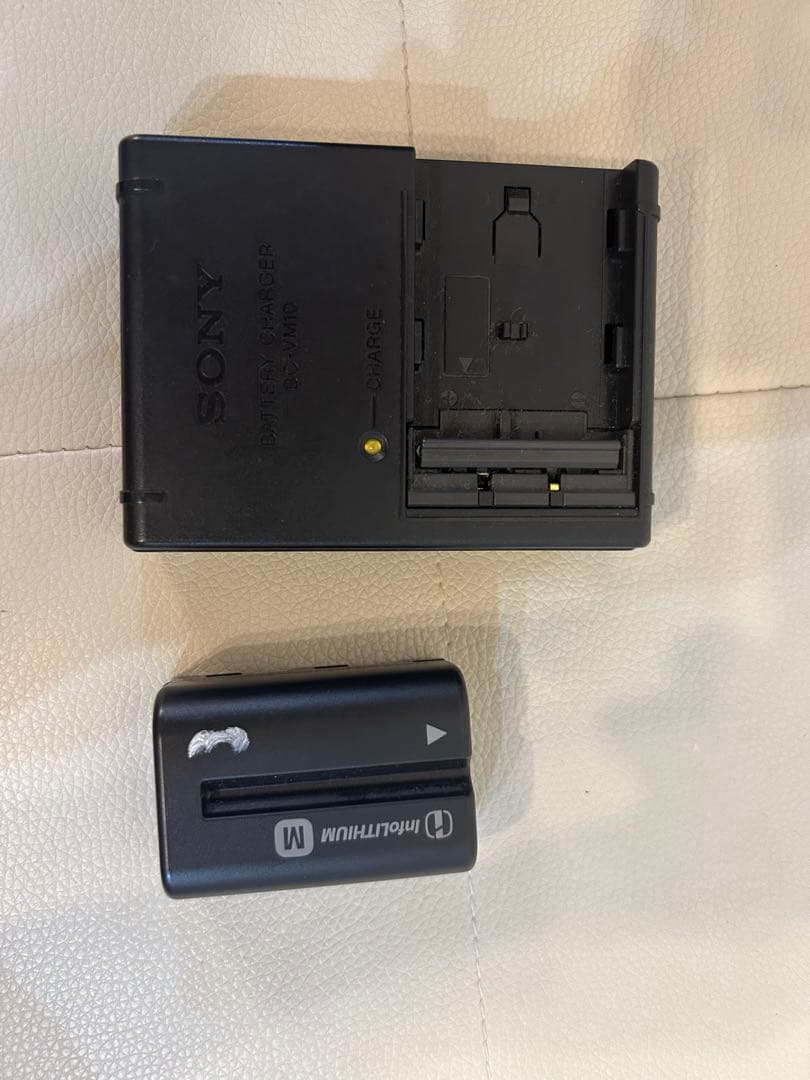 SONY α77 デジタル一眼レフカメラ本体のみ