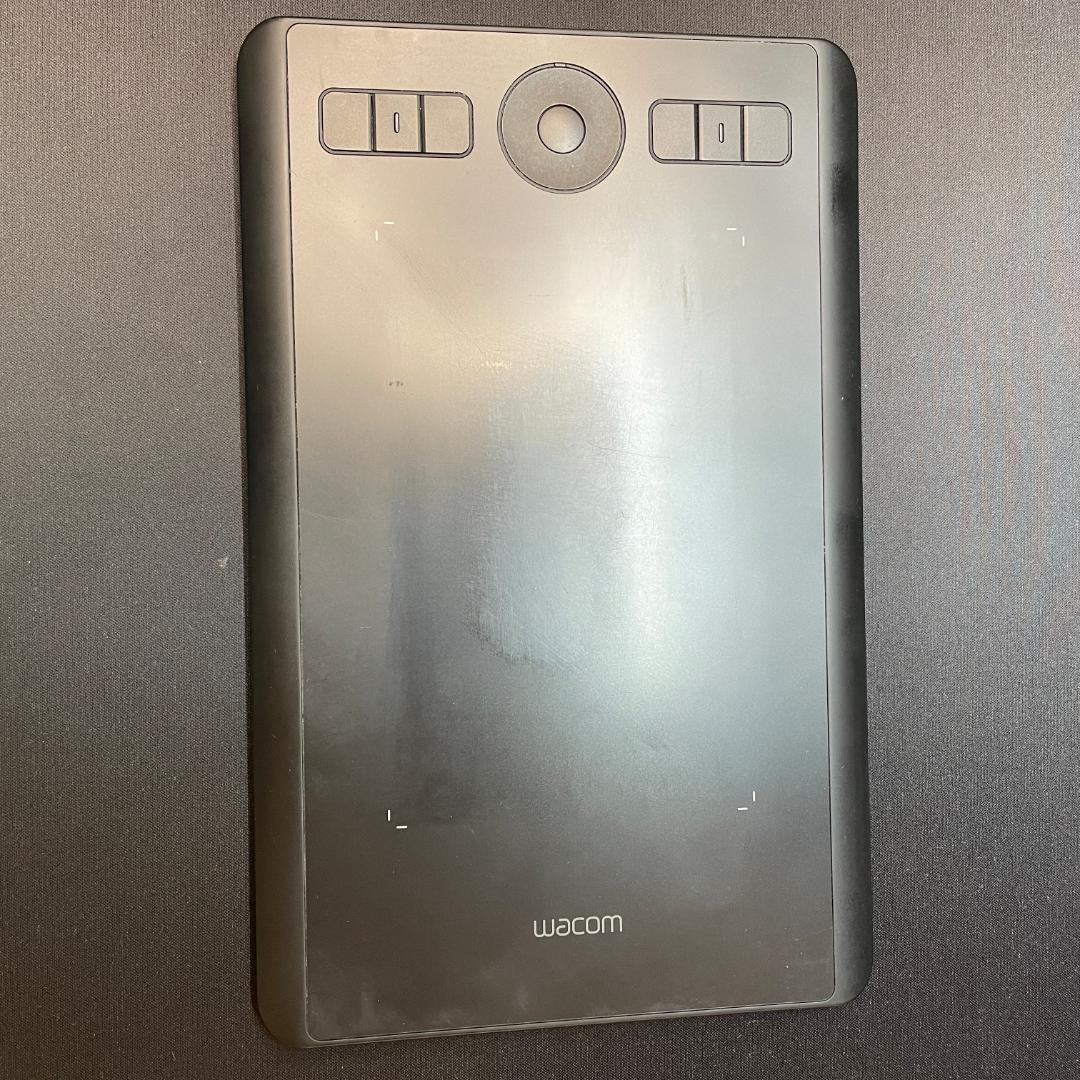 ワコム ペンタブレット Wacom Intuos Pro Sサイズ