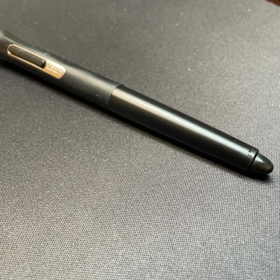 ワコム ペンタブレット Wacom Intuos Pro Sサイズ