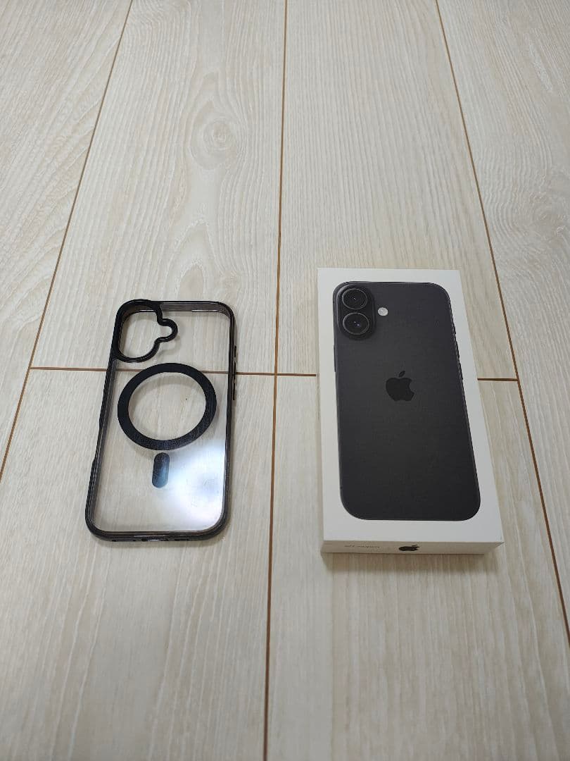 SIMフリー　iPhone16 128GB ブラック ケース付き　フィルム貼付済