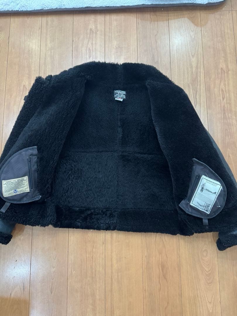 unlimited works 様AVIREX Ｂ３　ブラック美品　オマケ付き