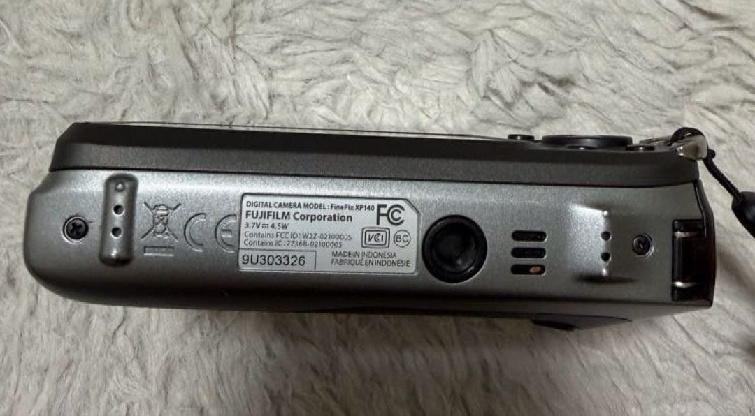 美品 FUJIFILM FinePix XP140 防水カメラ ダークシルバー
