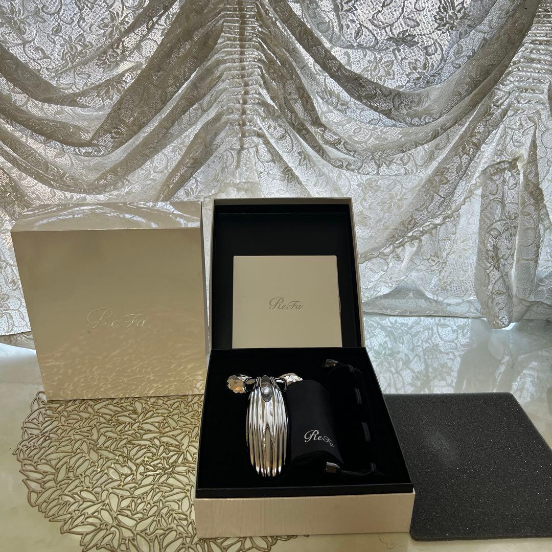 新品未使用　ReFa カラットレイ美顔ローラーシルバー