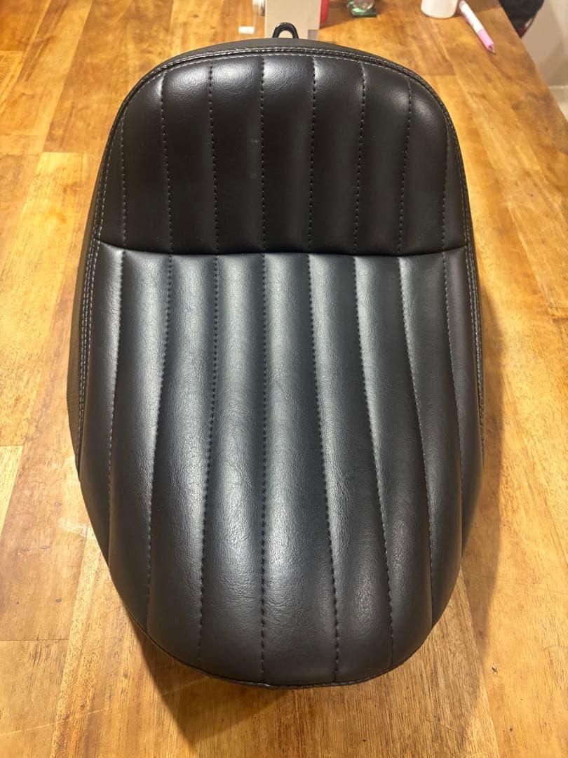 FXBB シート ハーレー 純正 ストリートボブ　新車外し　美品