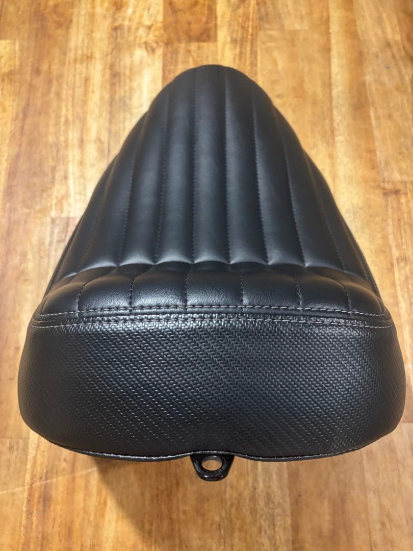 FXBB シート ハーレー 純正 ストリートボブ　新車外し　美品