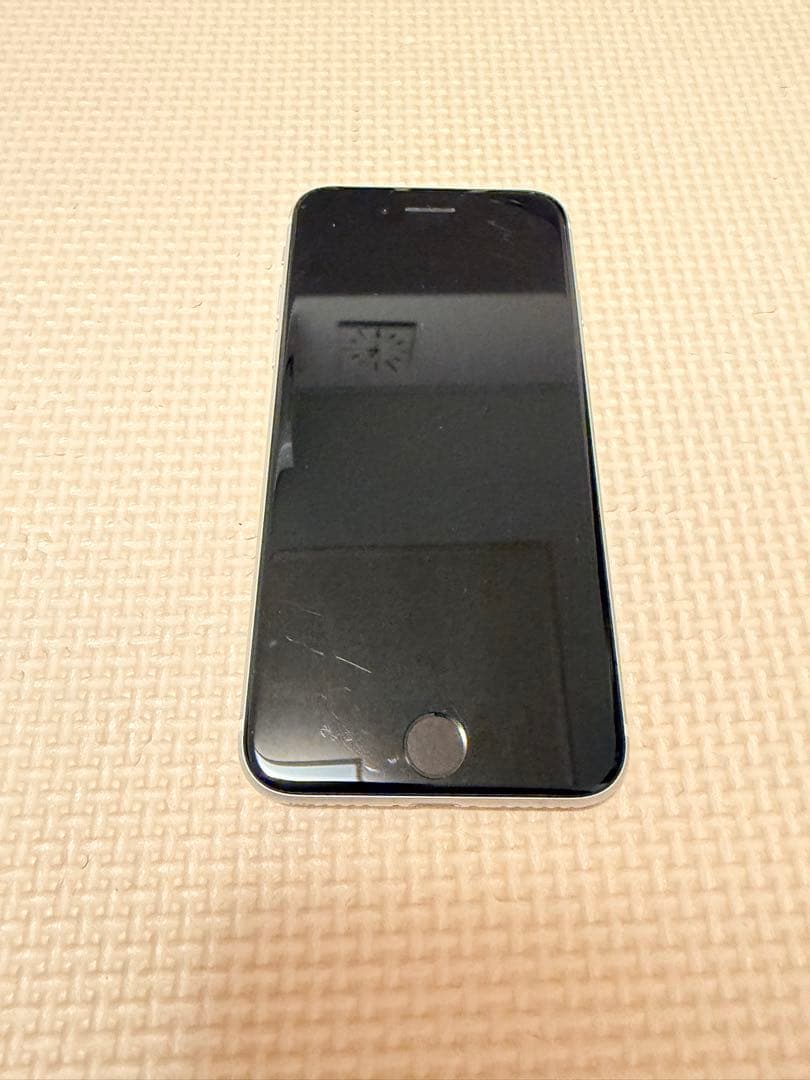 Apple iPhone SE 第2世代　ホワイト