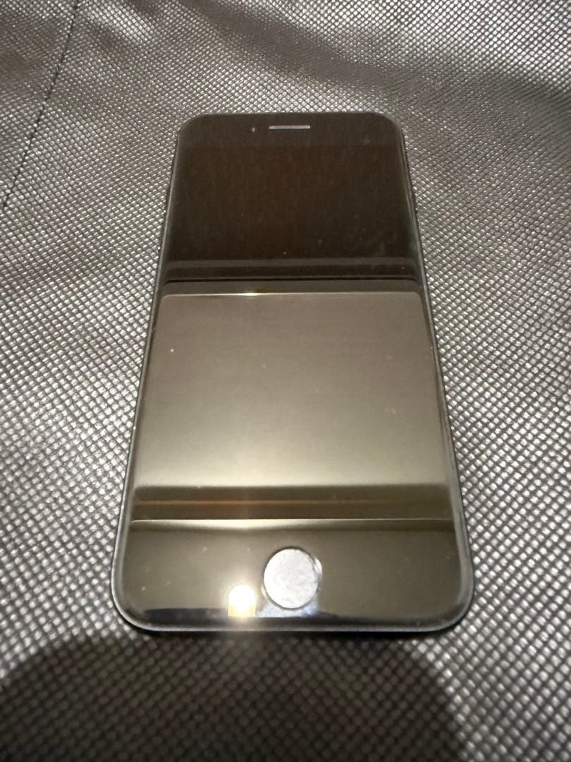 iPhone SE 第二世代　本体のみ　64G SIMフリー　電池82%