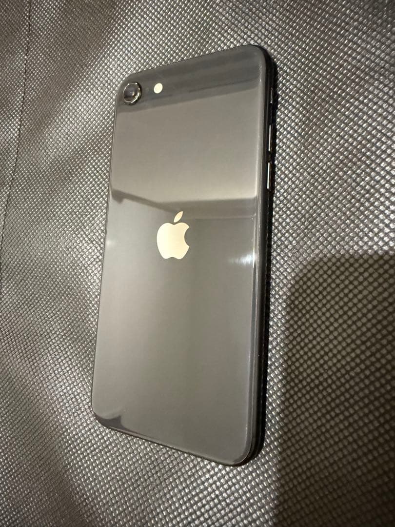 iPhone SE 第二世代　本体のみ　64G SIMフリー　電池82%