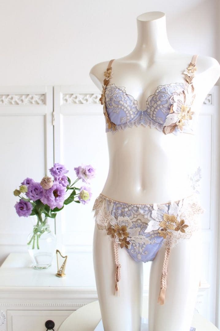 サルート 02 プレステージ 新品タグ付 P-upブラTバックM E65 PU