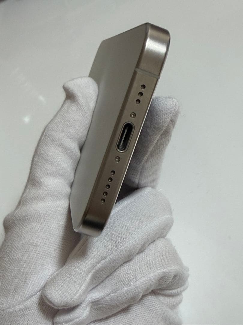 iPhone 15 Pro 256GB SIMフリー ホワイトチタニウム