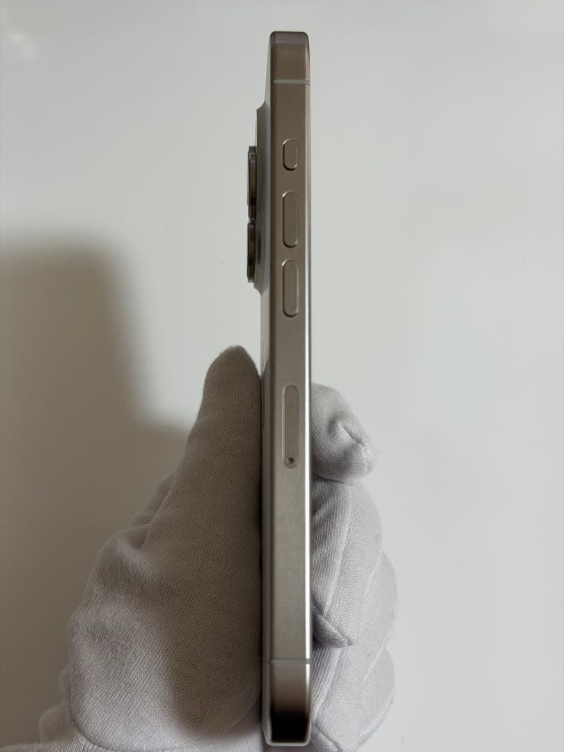 iPhone 15 Pro 256GB SIMフリー ホワイトチタニウム