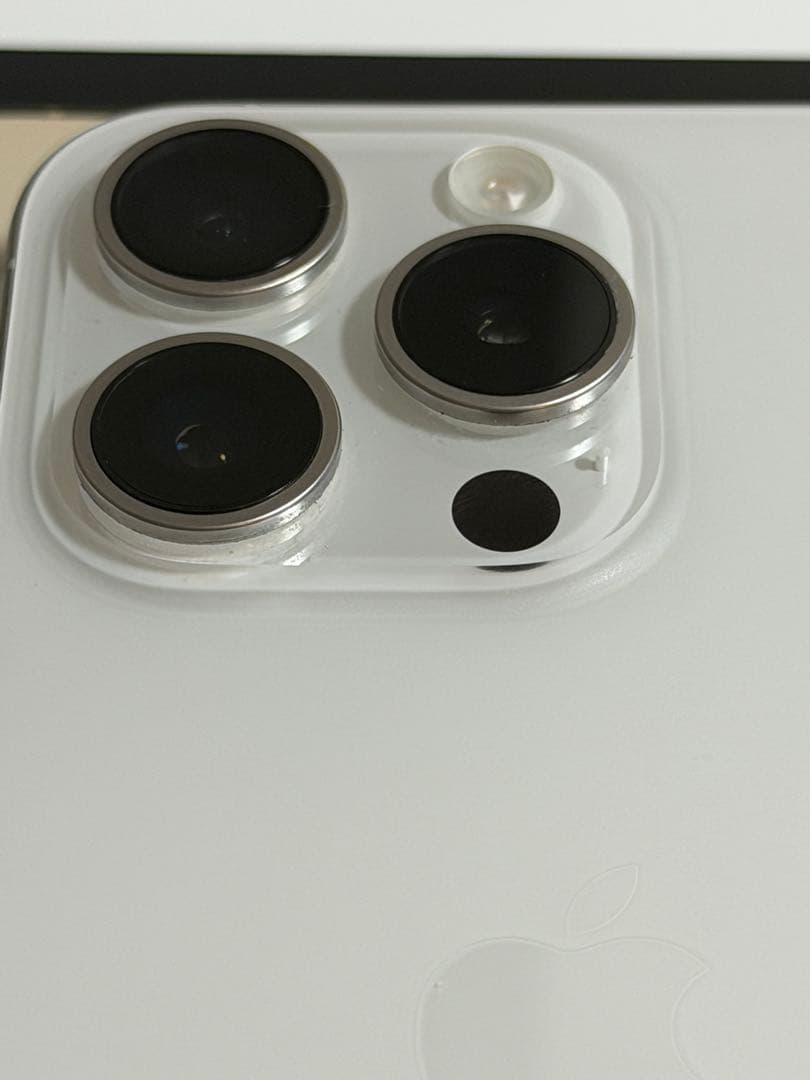 iPhone 15 Pro 256GB SIMフリー ホワイトチタニウム