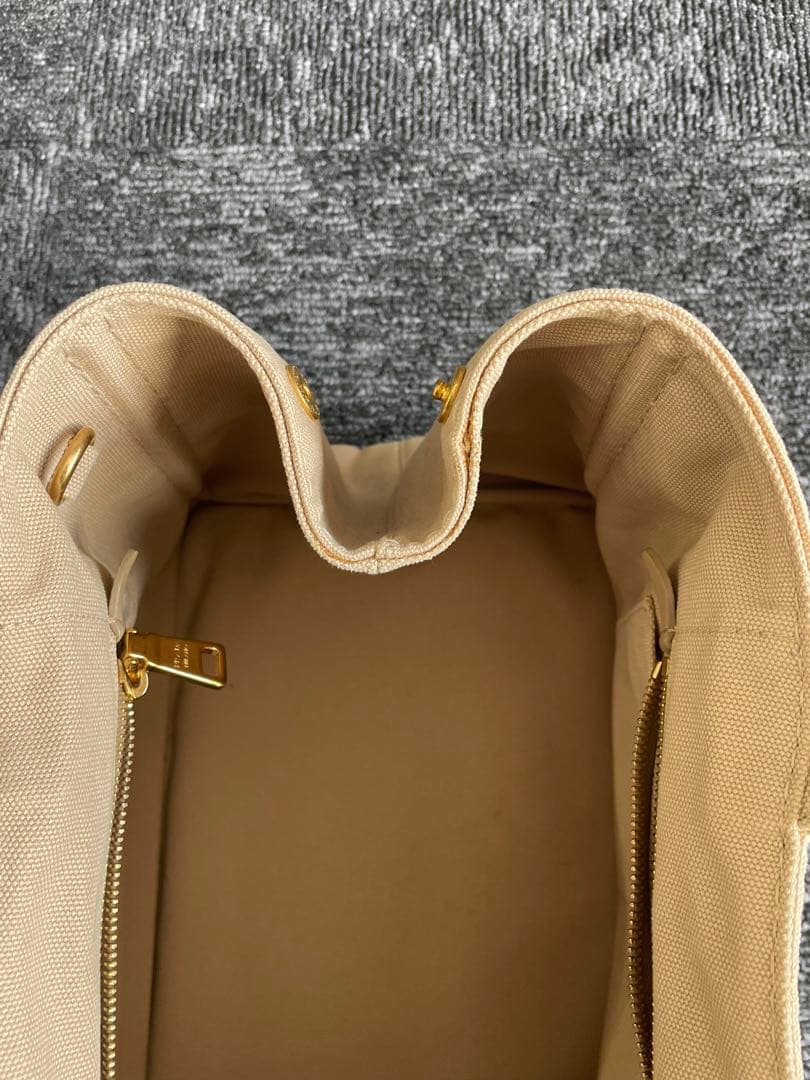 T*P様 PRADA カナパ バッグ ベージュ