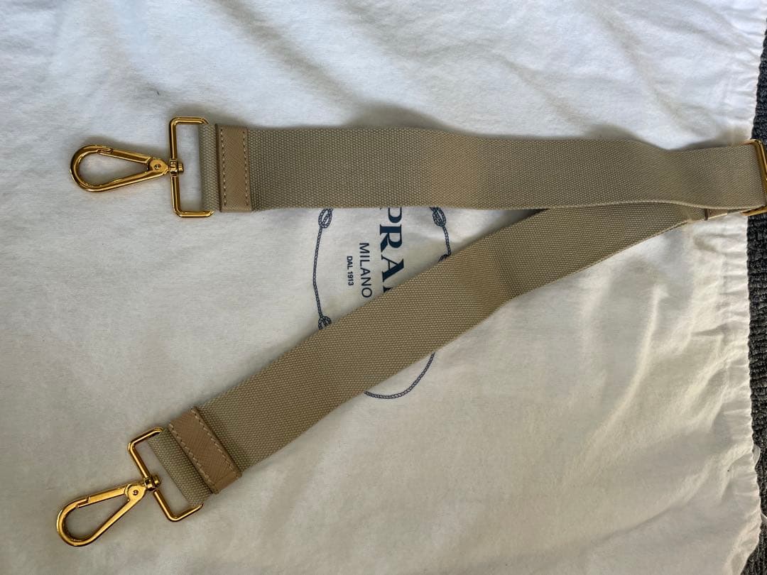 T*P様 PRADA カナパ バッグ ベージュ