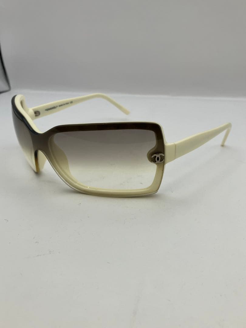 シャネル　1762 ココマーク　サングラス　白　イタリア製　Y