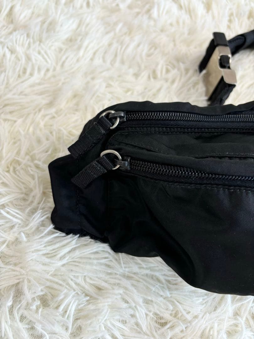 PRADA プラダ　三角ロゴプレート ポコノ ナイロン ボディバッグ