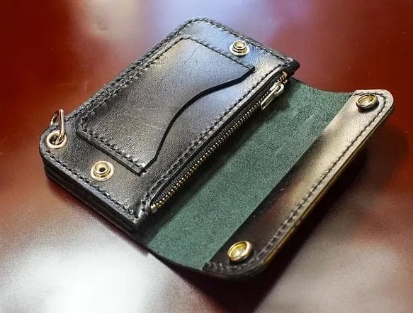 新喜皮革　ホースバット トラッカーウォレット 手縫い ミドル 馬革