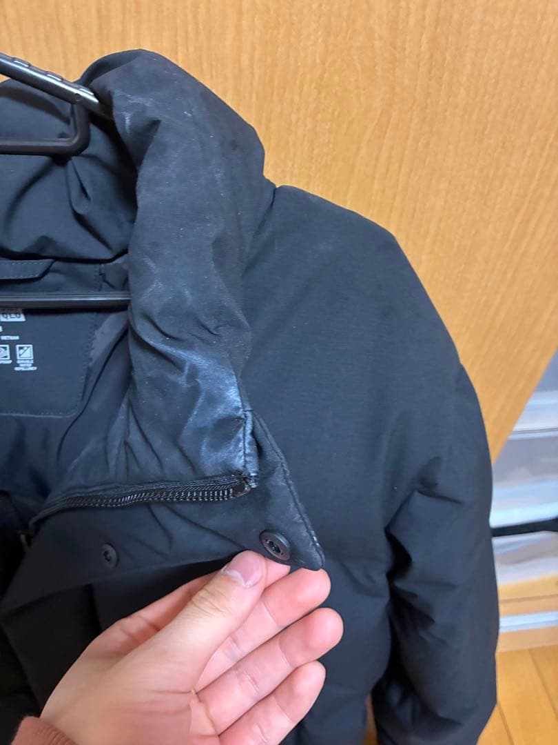 ユニクロ　シームレスダウンジャケット　ブラック　Mサイズ